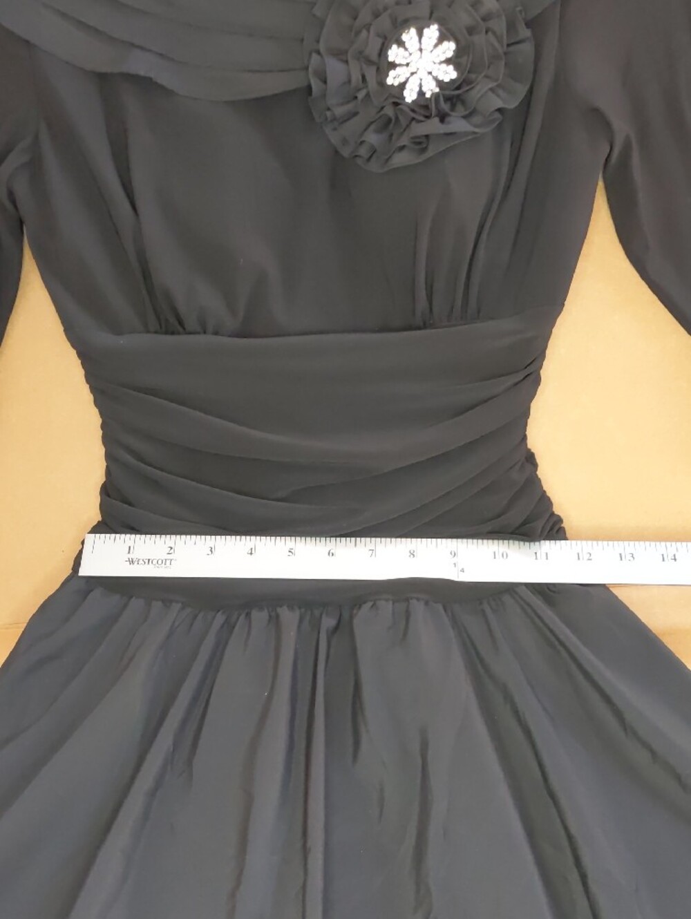 Jessica Howard Elegant Black Fit-and-Flare Dress with Floral Brooch - Picture 6 of 11